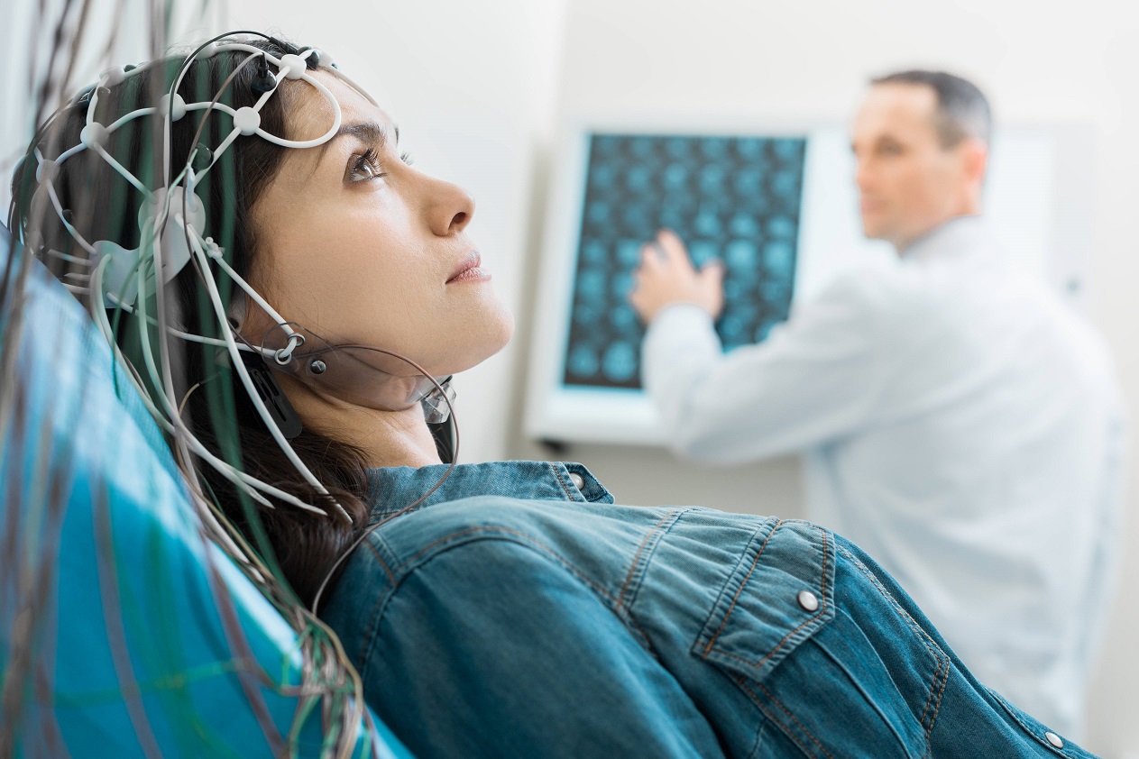 woman-undergoing-electroencephalography